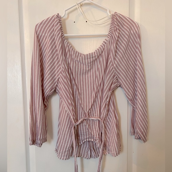 Abercrombie & Fitch wrap top in size large - Picture 2 of 2